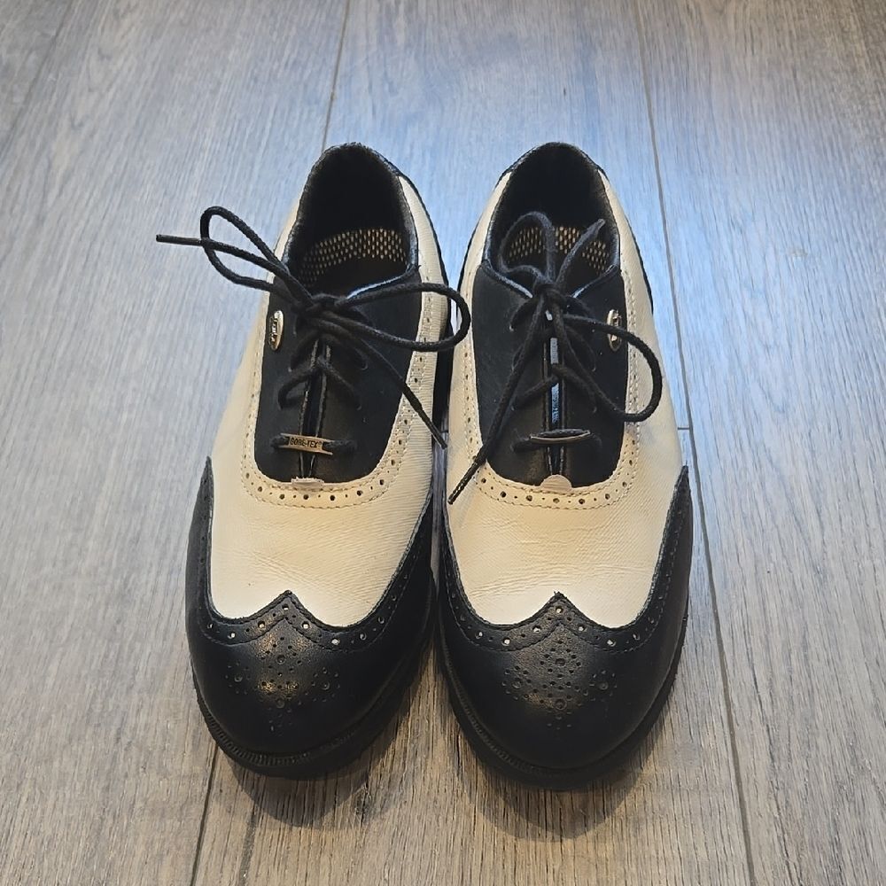 WOMENS Black and White Oxford Shoes - Picture 2 of 7